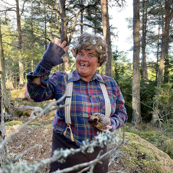 Trålle Troll vinkar glatt